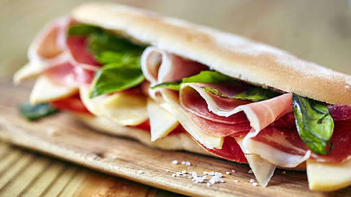 Sandwich de jamón crudo